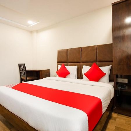 Oyo 71689 Hotel S Pride Indaur Exteriér fotografie