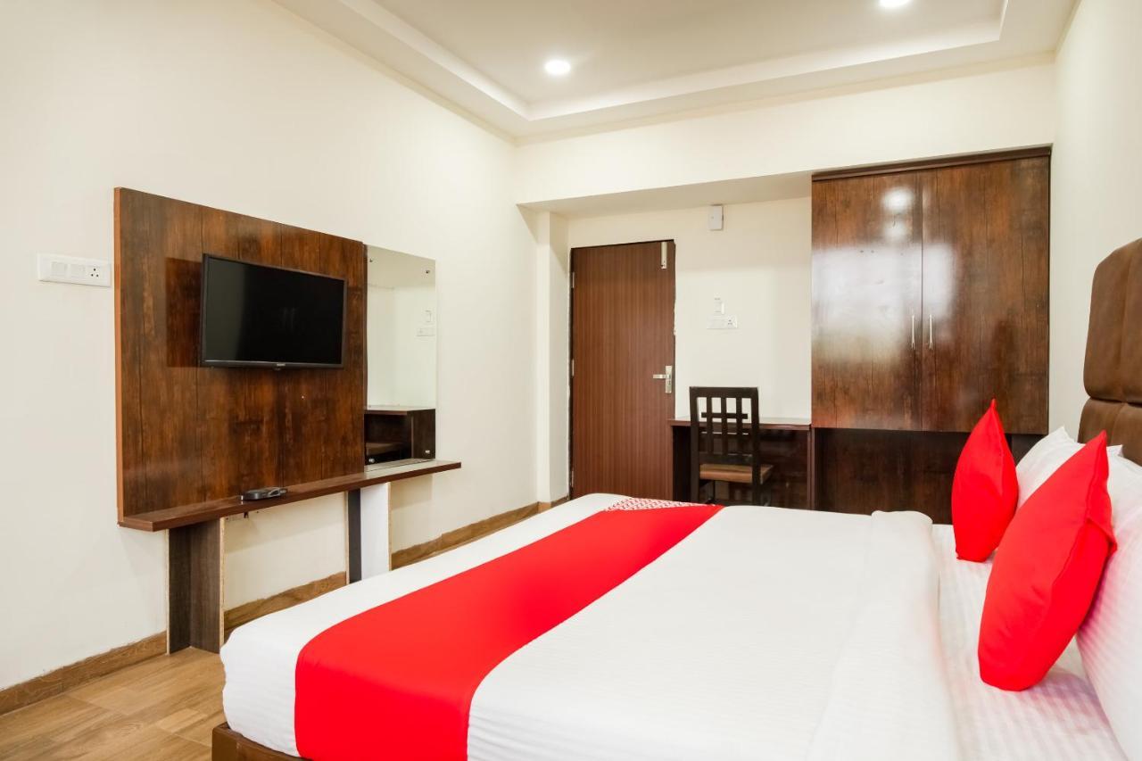 Oyo 71689 Hotel S Pride Indaur Exteriér fotografie
