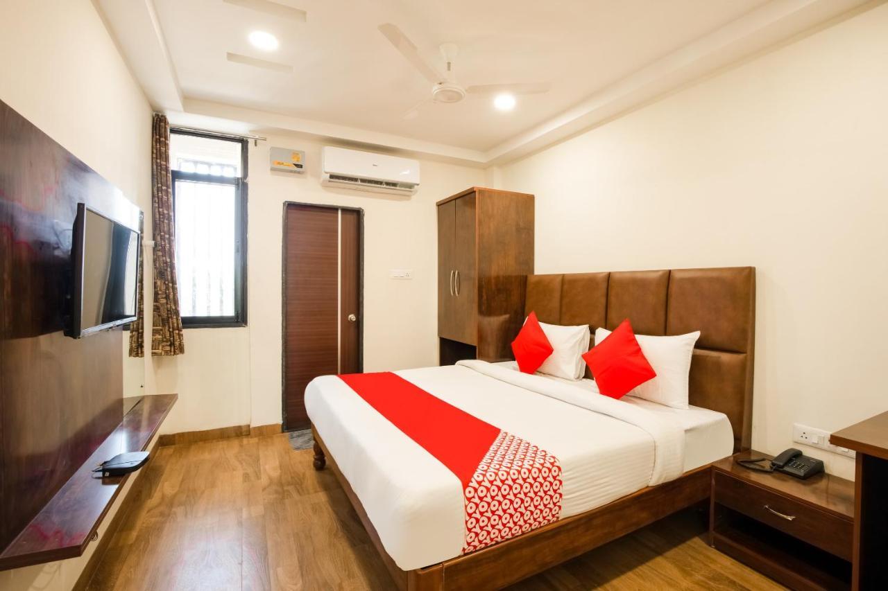 Oyo 71689 Hotel S Pride Indaur Exteriér fotografie