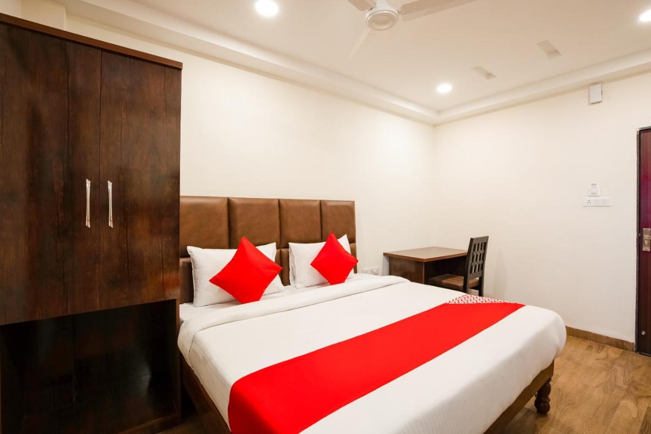 Oyo 71689 Hotel S Pride Indaur Exteriér fotografie