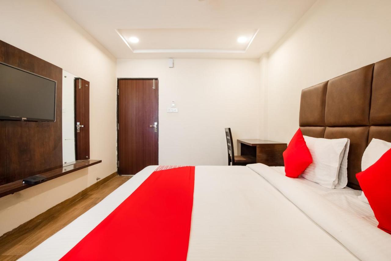 Oyo 71689 Hotel S Pride Indaur Exteriér fotografie
